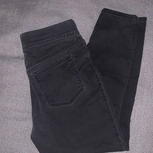Nine West skinny/stretchy pants/low cut capris